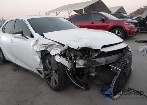 2021 Lexus Is 300 z USA, uszkodzony, nr VIN JTHC81F28M5046705